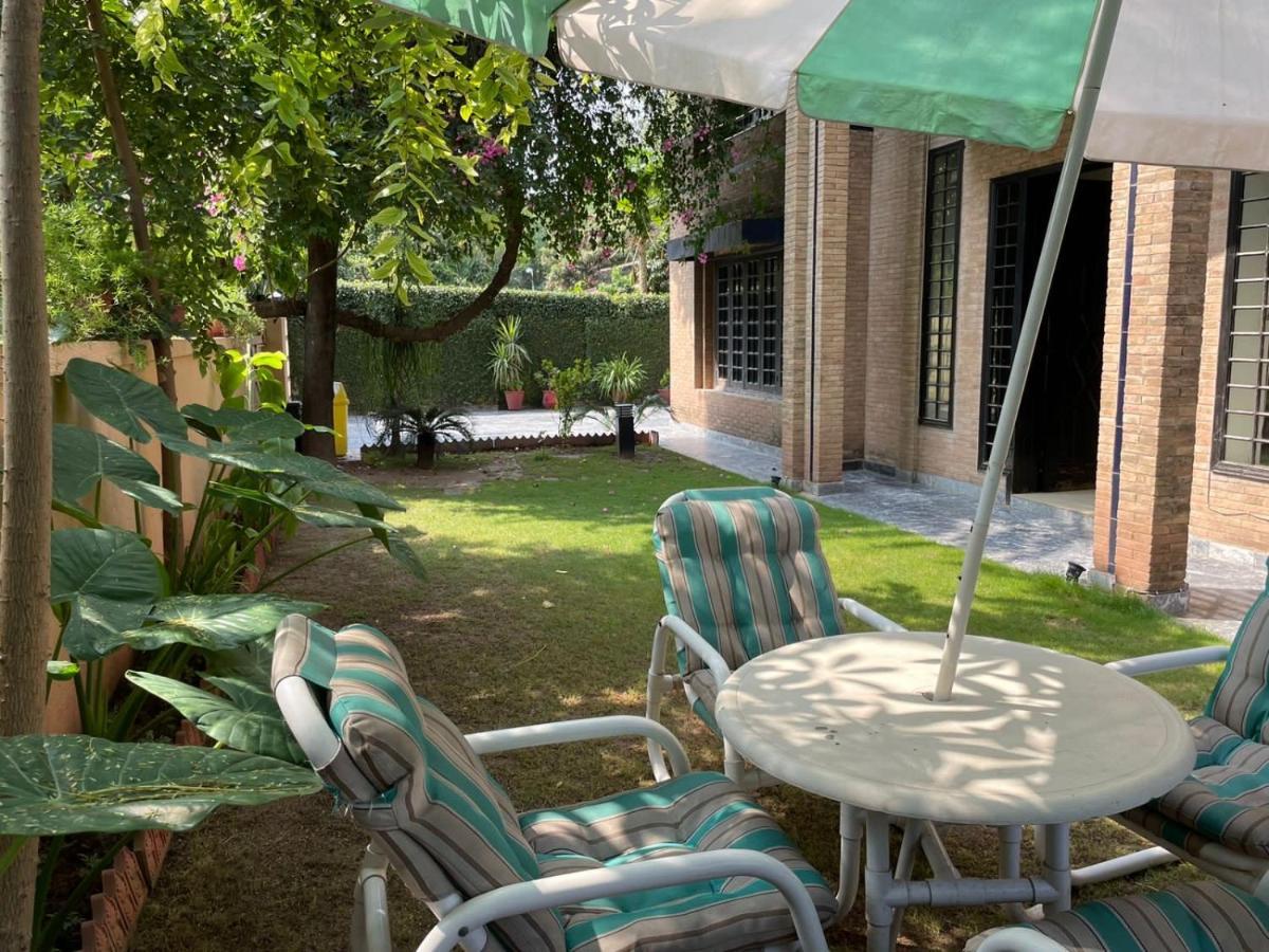 Hotel The Riviera à Islamabad Extérieur photo