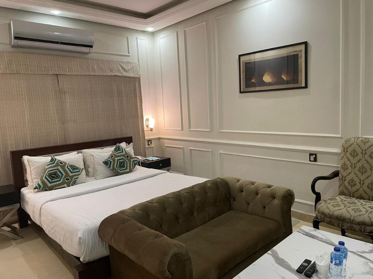 Hotel The Riviera à Islamabad Extérieur photo