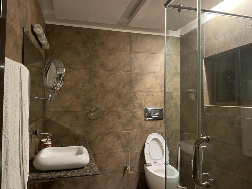 Hotel The Riviera à Islamabad Extérieur photo